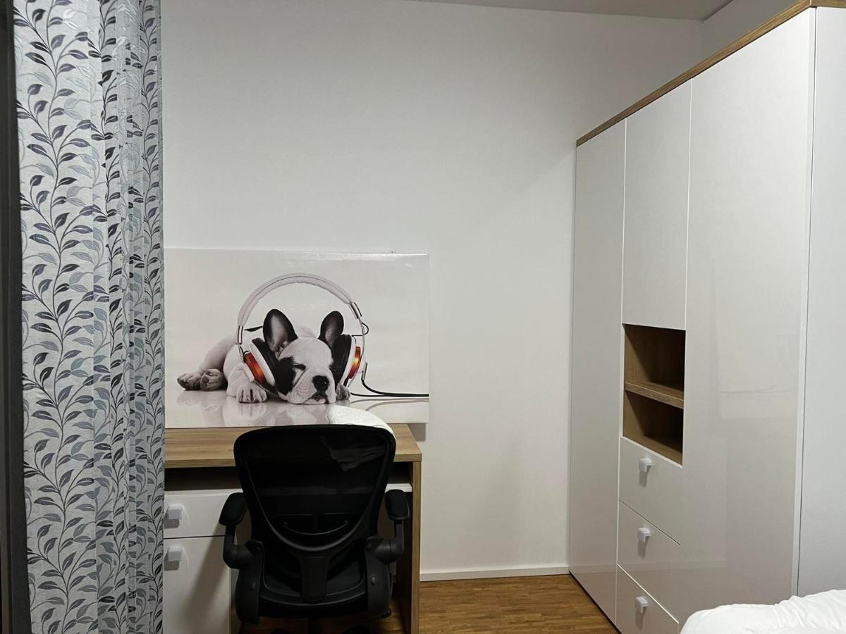 Three Bedroom Apartment In City Centre With A Grand Garden Frankfurt pe Main Exterior foto