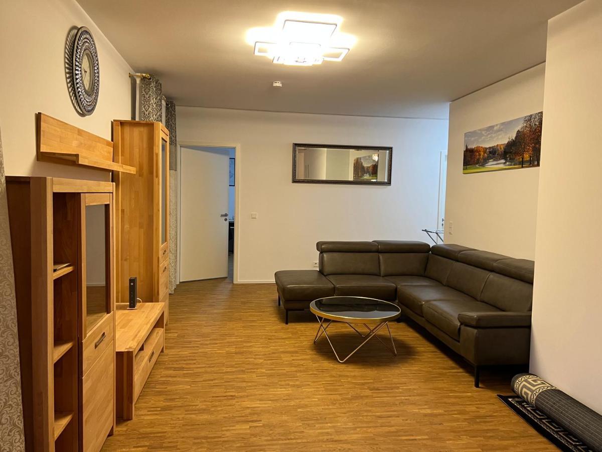 Three Bedroom Apartment In City Centre With A Grand Garden Frankfurt pe Main Exterior foto