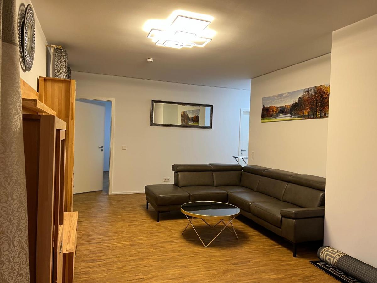Three Bedroom Apartment In City Centre With A Grand Garden Frankfurt pe Main Exterior foto
